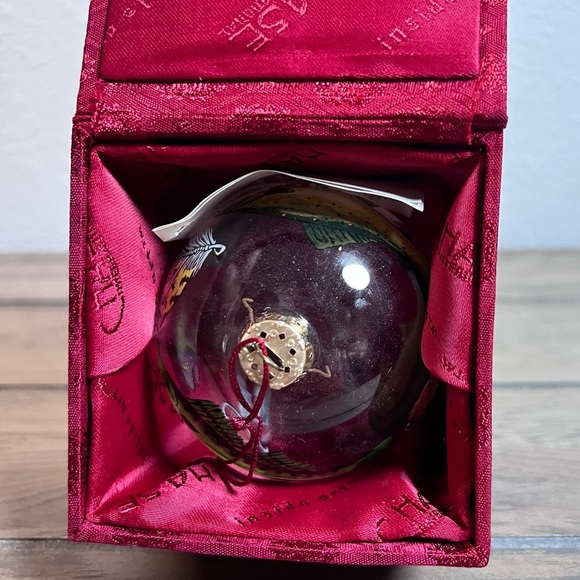 Chase International Mouth-Blown Glass Reverse Painted Christmas Ornament Signed - Picture 4 of 7